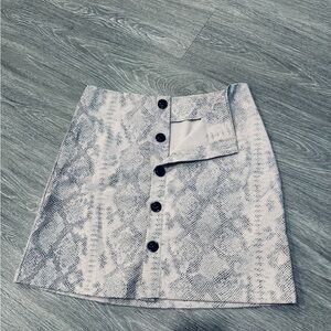 Stylish Gray Button-Up Skirt